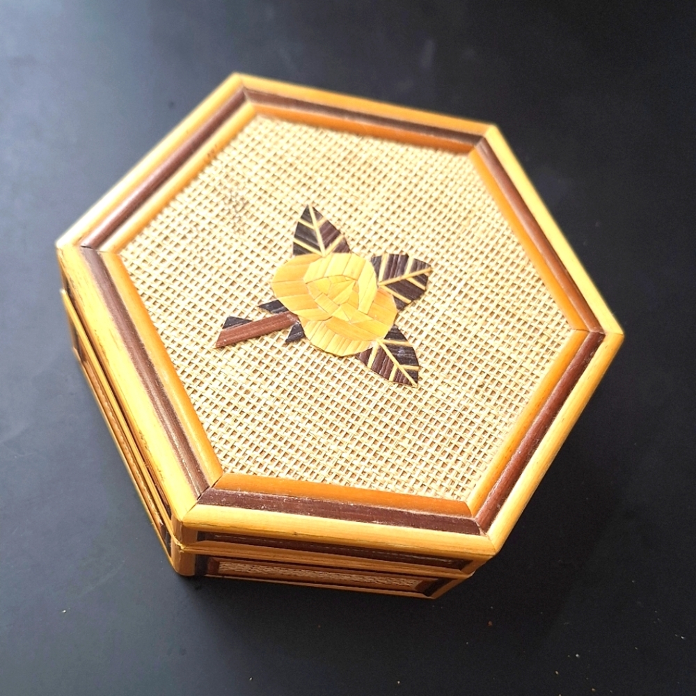 Hand Made Raffia & Wood Hexagonal Trinket Box Vintage?  Red Lining Flower Lid